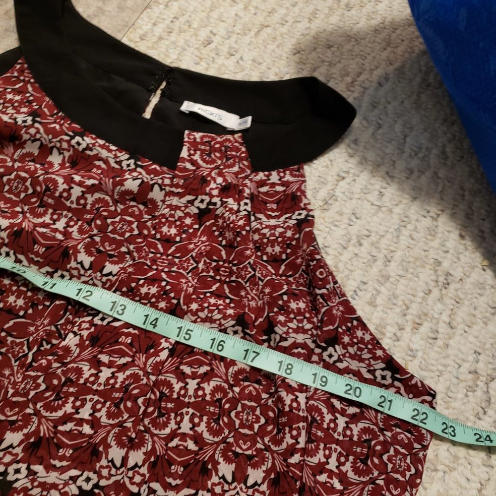 Dress - Picture 3 of 5